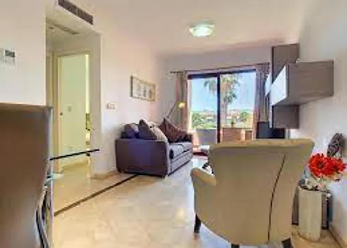 Cozy Seaside Apartment In Los Alcazares
